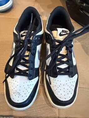 Nike Black and White Low-Top Sneakers with Navy Accents